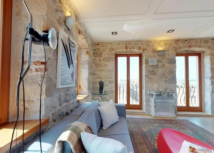 Augubio Penthouse Апартаменты *