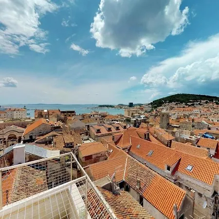 Augubio Penthouse Apartment *