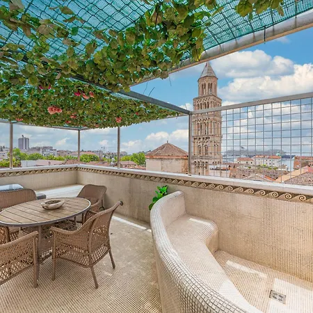 Augubio Penthouse Lägenhet *