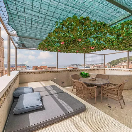 Augubio Penthouse Lägenhet