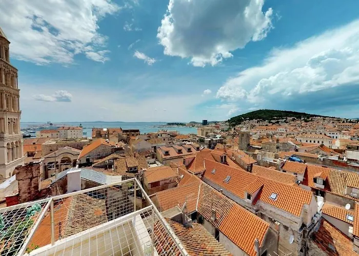 Augubio Penthouse Apartment *