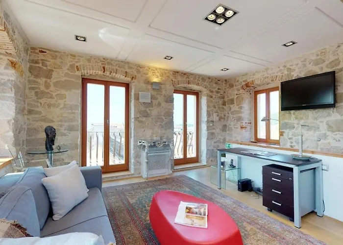 Augubio Penthouse Apartment *