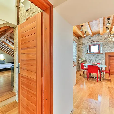 Augubio Penthouse Apartment *
