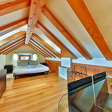 Augubio Penthouse アパート