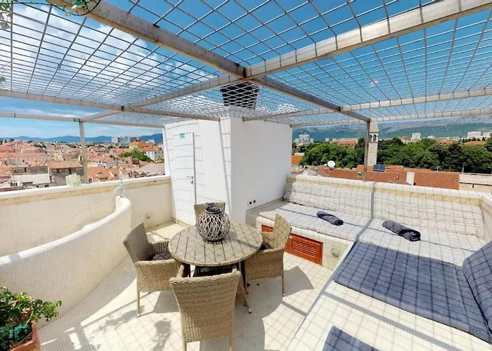 公寓 Augubio Penthouse *