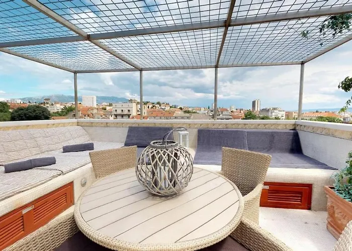 公寓 Augubio Penthouse *