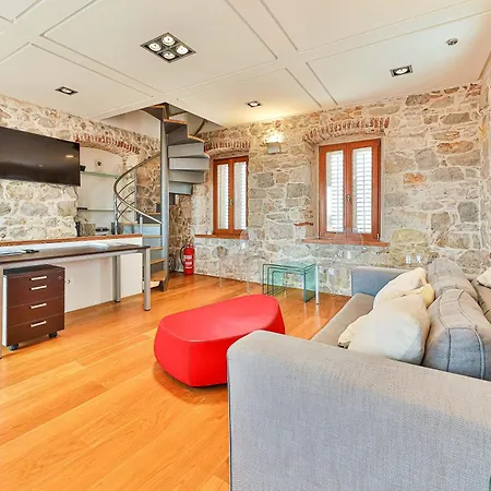 Augubio Penthouse Daire Split